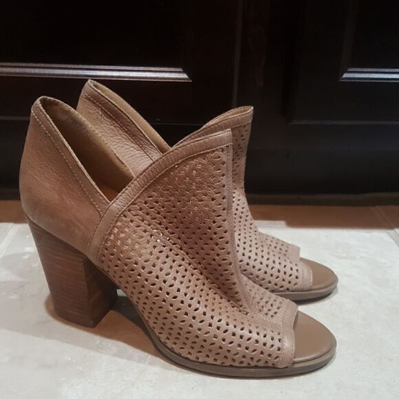 LUCKY BRAND "Livey" Booties - Size 9 1/2 - Picture 1 of 6